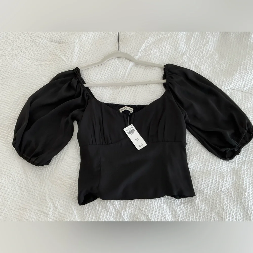 NWT Abercrombie & Fitch Black Blouse - Picture 7 of 7